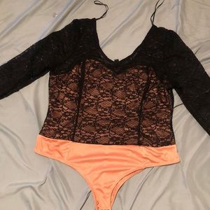 XL Black Lace BOLD elements Bodysuit w/Mauve under fabric